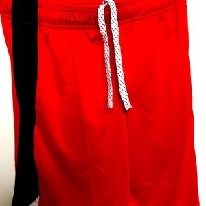 Under Armour Boys “YMEDIUM SIZE” Shorts!